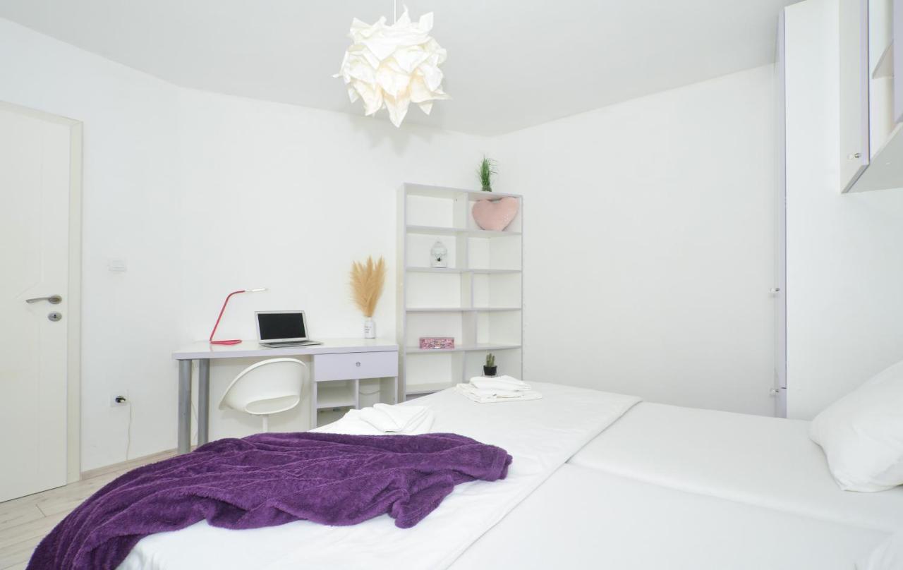 Copacabana Beach Apartments Traù Esterno foto