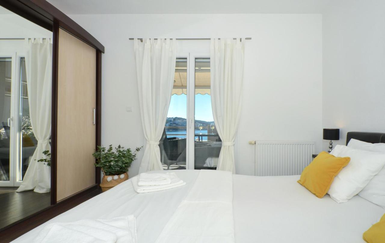 Copacabana Beach Apartments Traù Esterno foto