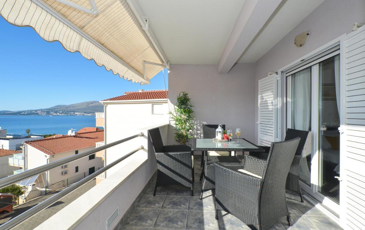 Copacabana Beach Apartments Traù Esterno foto