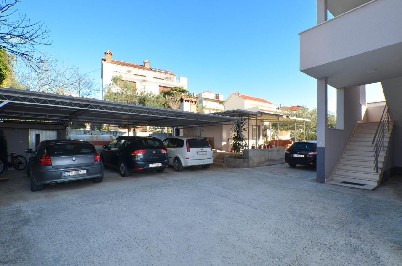 Copacabana Beach Apartments Traù Esterno foto