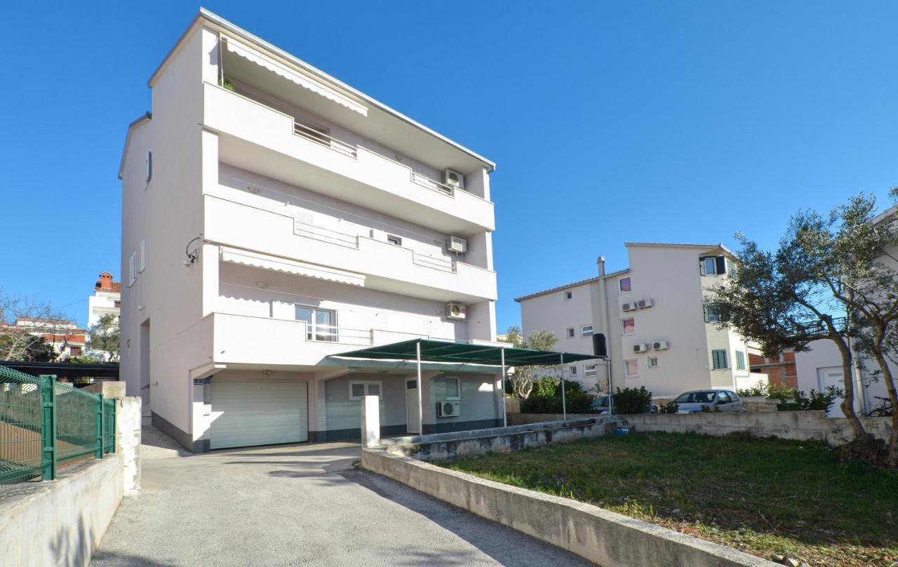 Copacabana Beach Apartments Traù Esterno foto