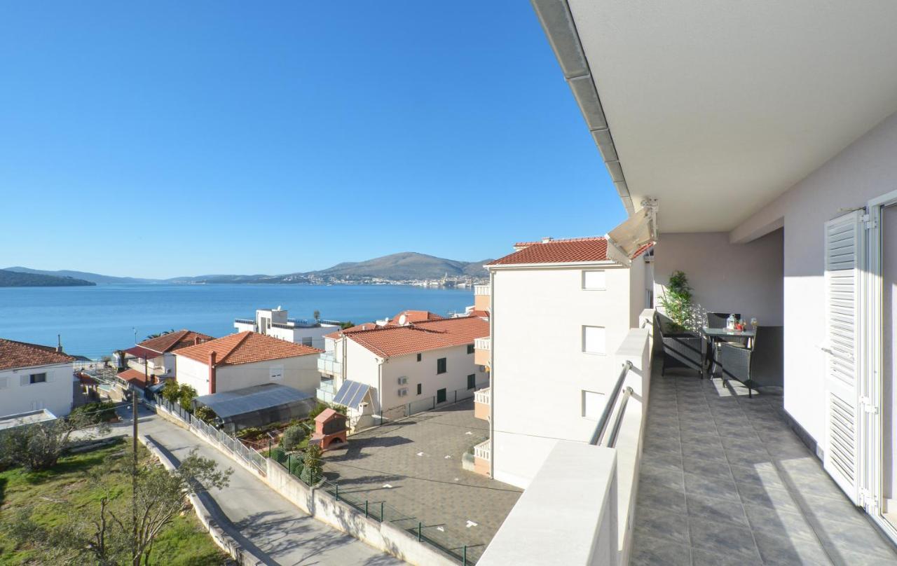 Copacabana Beach Apartments Traù Esterno foto